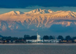 The dynamic range of this picture of Harzat Bal mosque was too severe to use in the past.